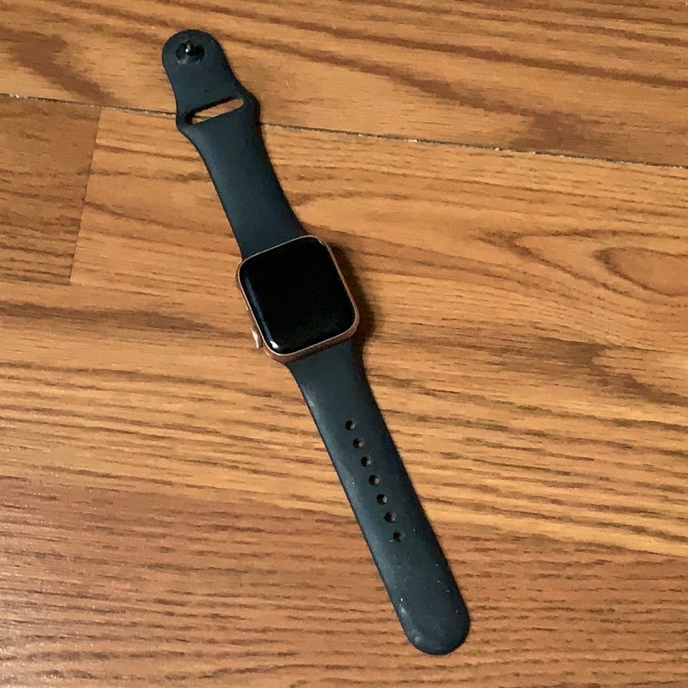 Apple Watch SE 40 mm Gold Aluminum GPS Watch with 2 size Black Sport Bands